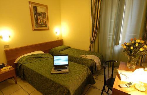 Hotel 22 Marzo Milan Luaran gambar
